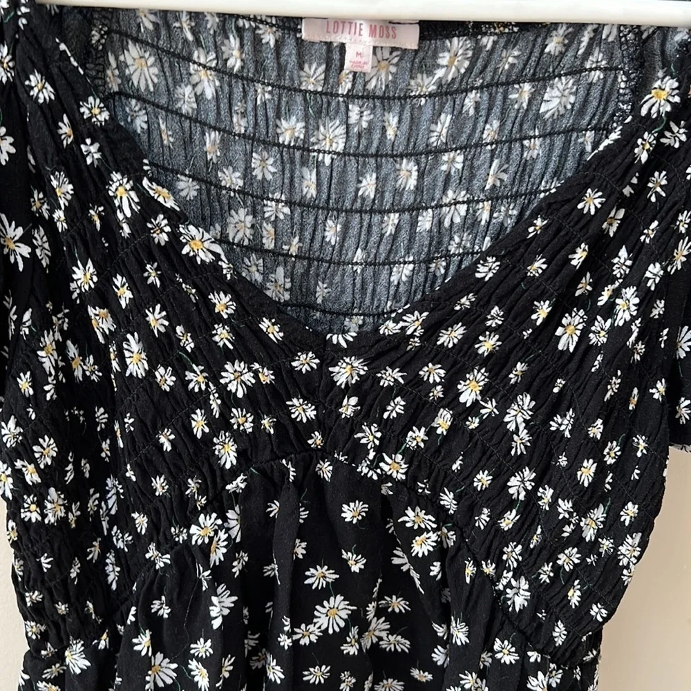 Lottie Moss black white daisy ruched v neck short sleeved top size M